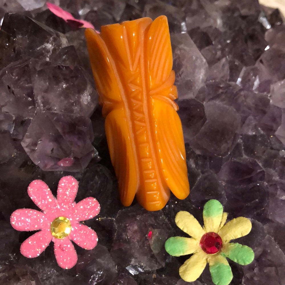 Orange Gold Bakelite Clip - My Personal Closet